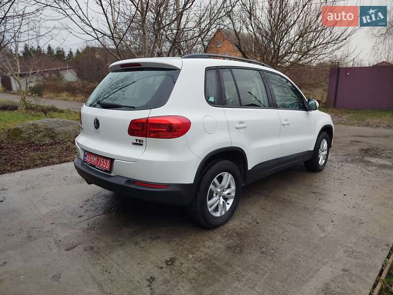 Внедорожник / Кроссовер Volkswagen Tiguan 2016 в Киеве