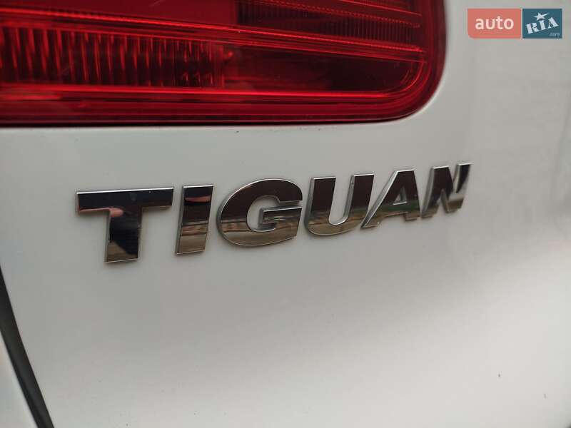 Внедорожник / Кроссовер Volkswagen Tiguan 2016 в Киеве
