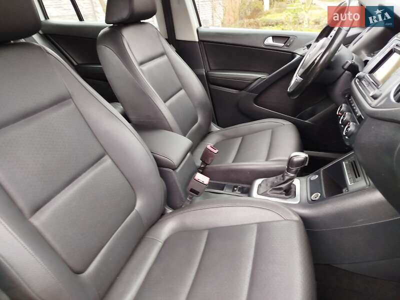 Внедорожник / Кроссовер Volkswagen Tiguan 2016 в Киеве