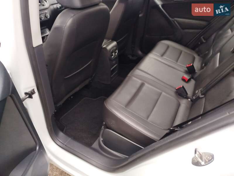 Внедорожник / Кроссовер Volkswagen Tiguan 2016 в Киеве