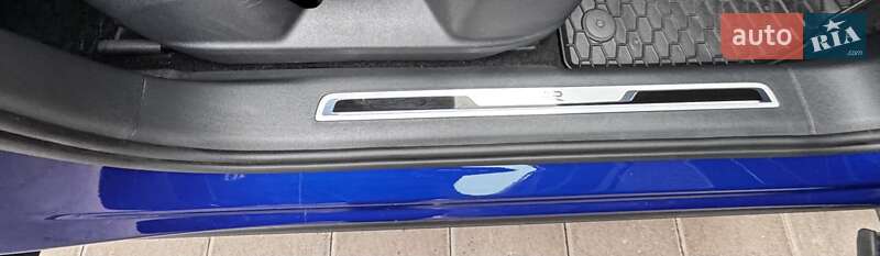 Позашляховик / Кросовер Volkswagen Tiguan 2021 в Києві