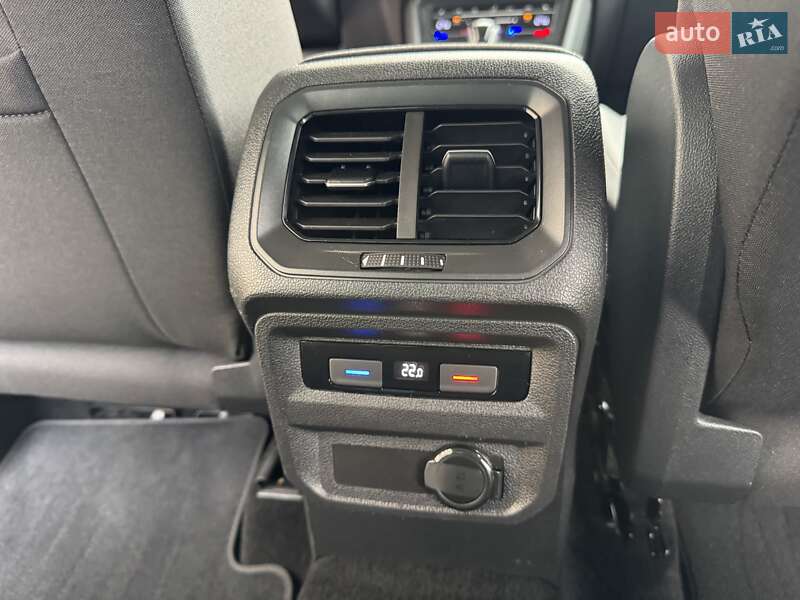 Внедорожник / Кроссовер Volkswagen Tiguan 2021 в Киеве