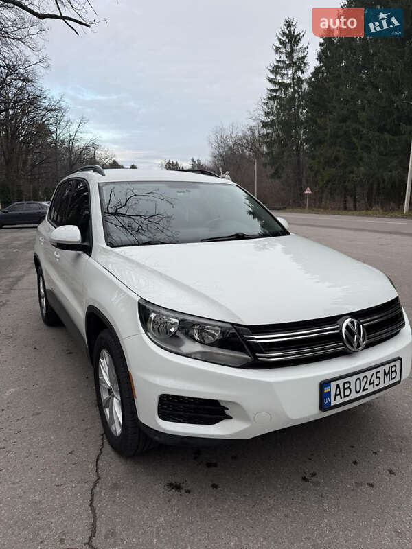 Внедорожник / Кроссовер Volkswagen Tiguan 2015 в Хмельнике