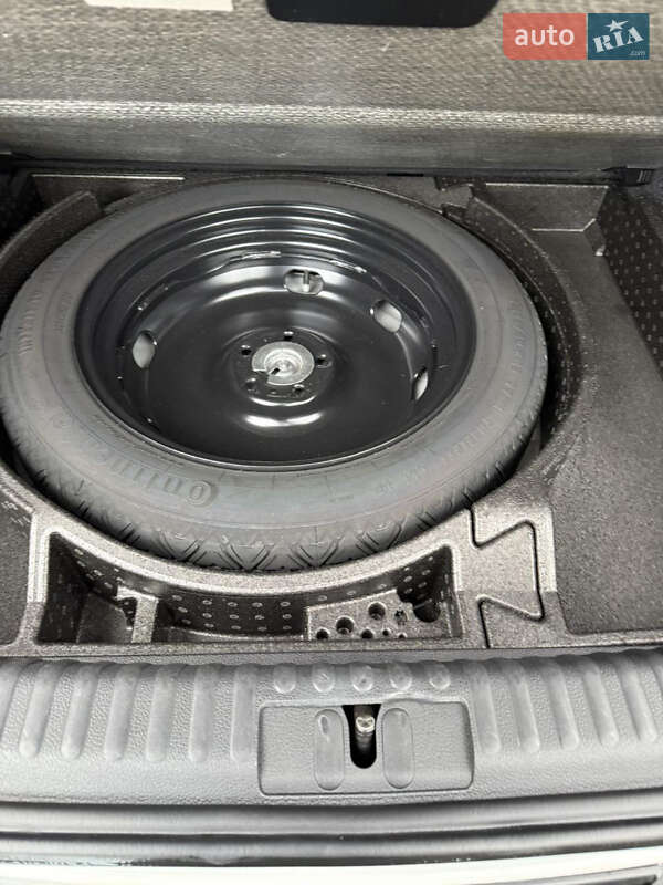 Внедорожник / Кроссовер Volkswagen Tiguan 2015 в Хмельнике