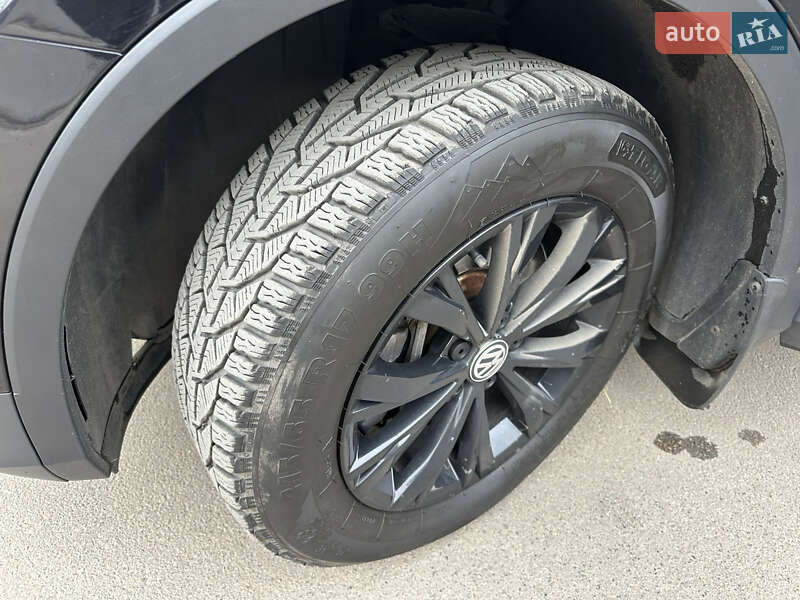 Внедорожник / Кроссовер Volkswagen Tiguan 2020 в Киеве