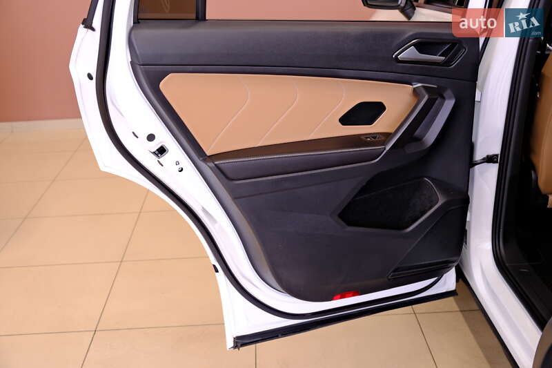 Внедорожник / Кроссовер Volkswagen Tiguan 2023 в Одессе