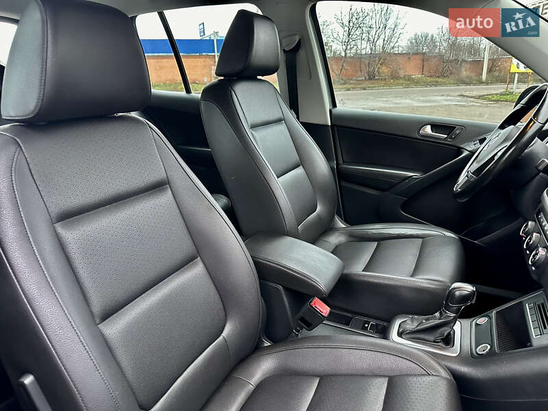 Внедорожник / Кроссовер Volkswagen Tiguan 2016 в Полтаве
