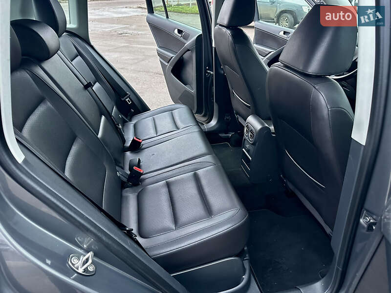 Внедорожник / Кроссовер Volkswagen Tiguan 2016 в Полтаве