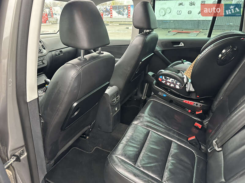 Позашляховик / Кросовер Volkswagen Tiguan 2011 в Києві