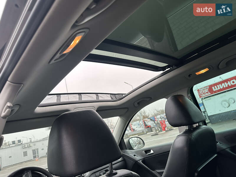 Позашляховик / Кросовер Volkswagen Tiguan 2011 в Києві