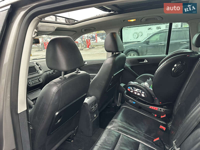 Позашляховик / Кросовер Volkswagen Tiguan 2011 в Києві