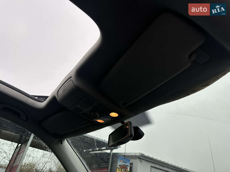 Позашляховик / Кросовер Volkswagen Tiguan 2011 в Києві