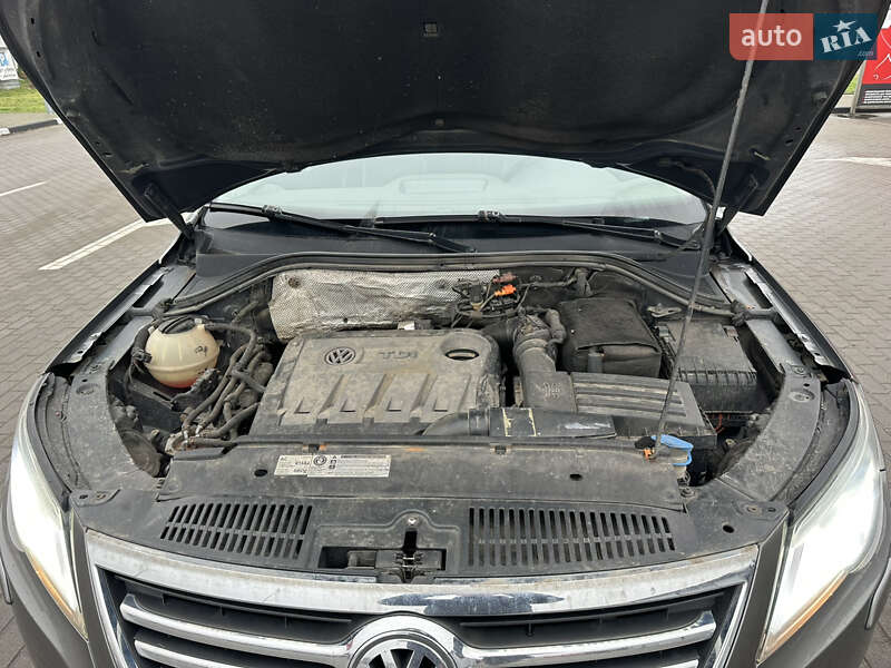 Позашляховик / Кросовер Volkswagen Tiguan 2011 в Києві