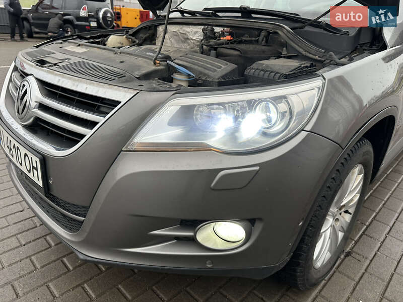 Позашляховик / Кросовер Volkswagen Tiguan 2011 в Києві