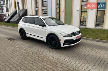 Внедорожник / Кроссовер Volkswagen Tiguan 2021 в Киеве