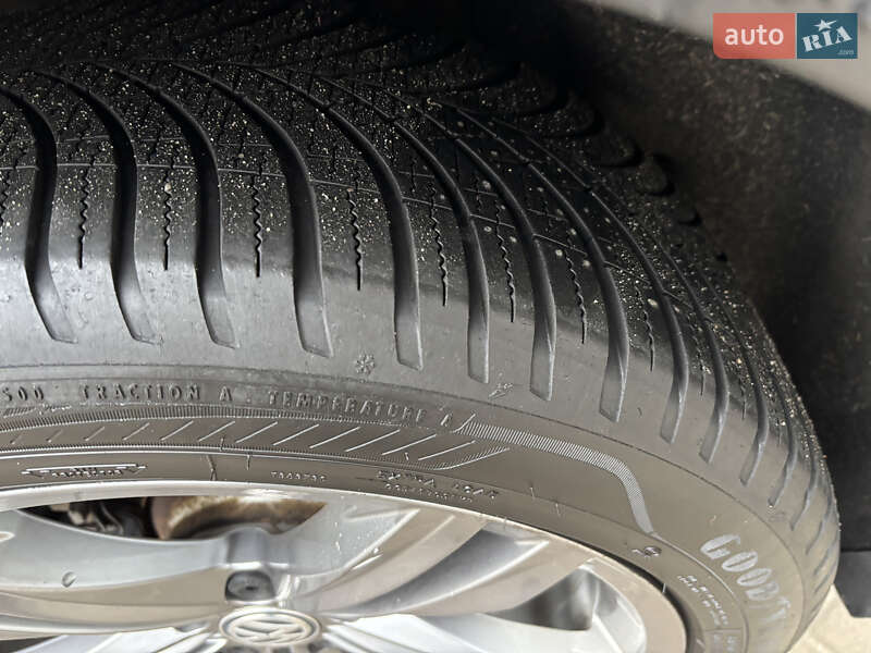 Внедорожник / Кроссовер Volkswagen Tiguan 2017 в Киеве фото 59 Внедорожник / Кроссовер Volkswagen Tiguan 2017 в Киеве