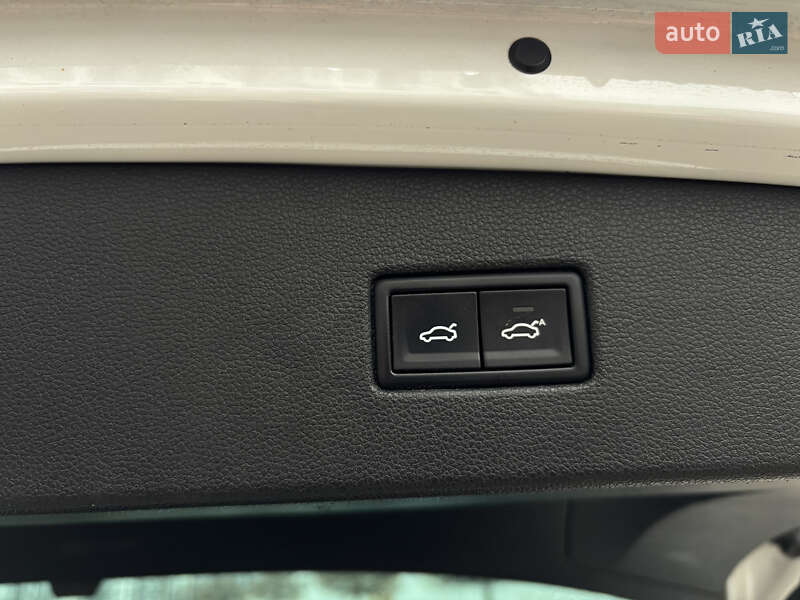 Внедорожник / Кроссовер Volkswagen Tiguan 2017 в Киеве фото 63 Внедорожник / Кроссовер Volkswagen Tiguan 2017 в Киеве