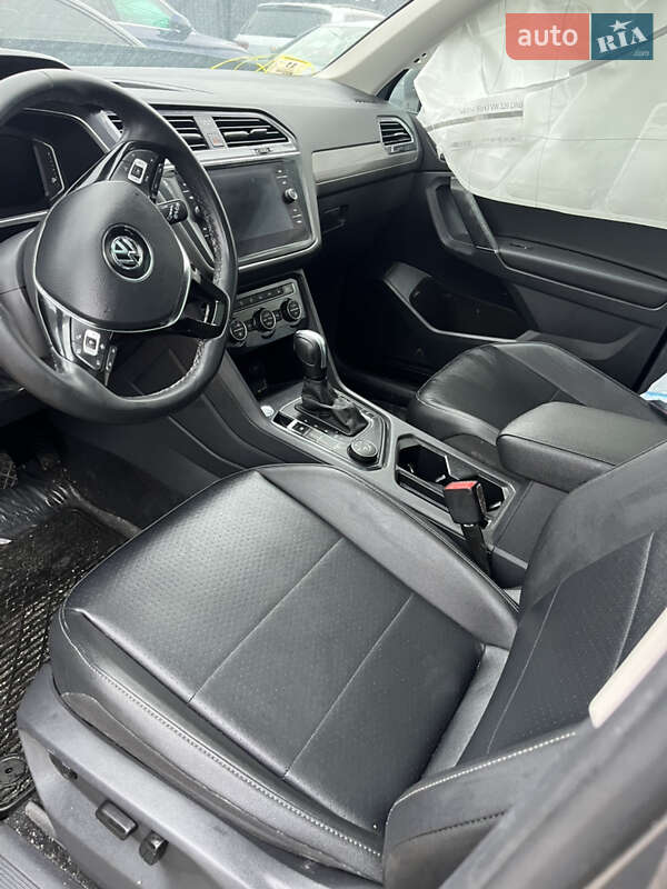 Внедорожник / Кроссовер Volkswagen Tiguan 2019 в Львове