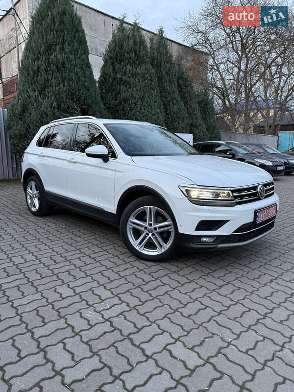 Внедорожник / Кроссовер Volkswagen Tiguan 2017 в Луцке
