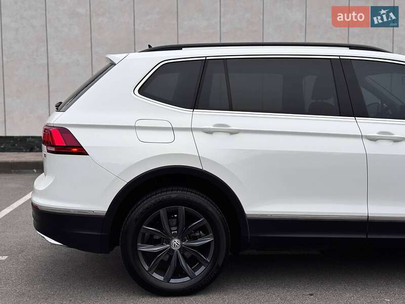 Внедорожник / Кроссовер Volkswagen Tiguan 2018 в Киеве фото 16 Внедорожник / Кроссовер Volkswagen Tiguan 2018 в Киеве