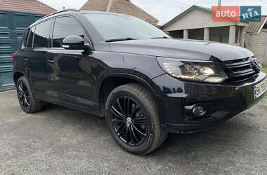 Позашляховик / Кросовер Volkswagen Tiguan 2016 в Кривому Розі