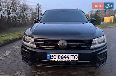 Внедорожник / Кроссовер Volkswagen Tiguan 2017 в Бродах