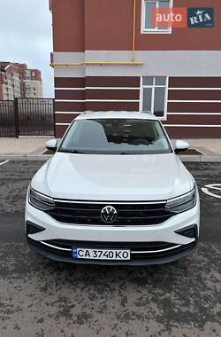 Позашляховик / Кросовер Volkswagen Tiguan 2023 в Умані