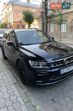 Позашляховик / Кросовер Volkswagen Tiguan 2021 в Чернівцях