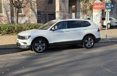 Внедорожник / Кроссовер Volkswagen Tiguan 2017 в Киеве