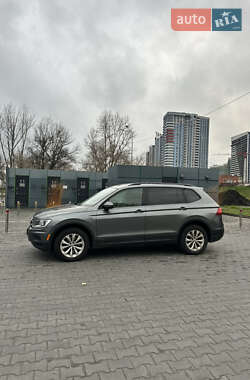 Внедорожник / Кроссовер Volkswagen Tiguan 2017 в Киеве