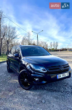 Позашляховик / Кросовер Volkswagen Tiguan 2016 в Кривому Розі