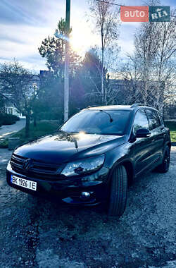 Позашляховик / Кросовер Volkswagen Tiguan 2016 в Кривому Розі