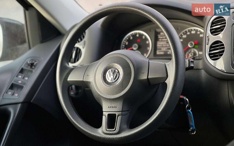 Внедорожник / Кроссовер Volkswagen Tiguan 2012 в Львове