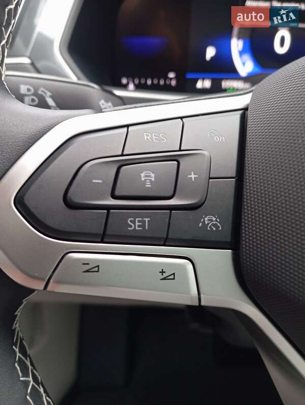 Внедорожник / Кроссовер Volkswagen Tiguan 2023 в Киеве