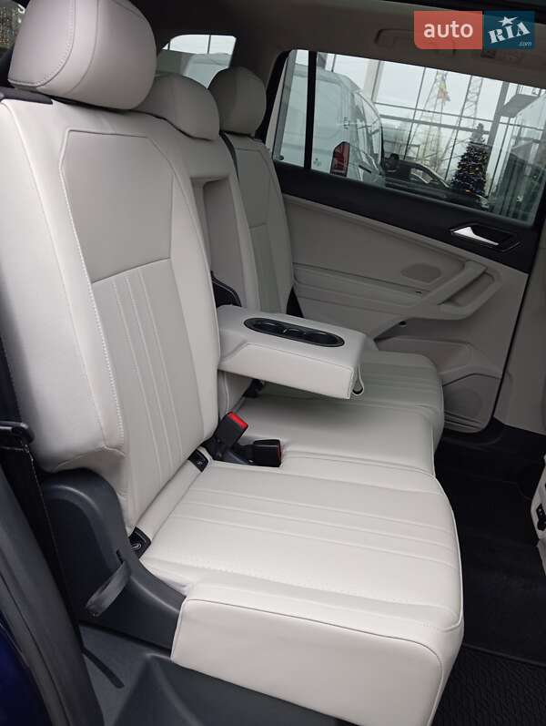 Внедорожник / Кроссовер Volkswagen Tiguan 2023 в Киеве