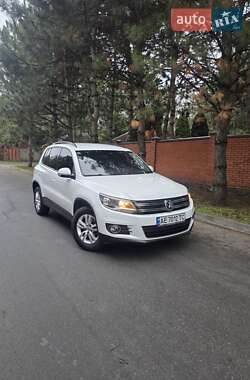Позашляховик / Кросовер Volkswagen Tiguan 2016 в Дніпрі