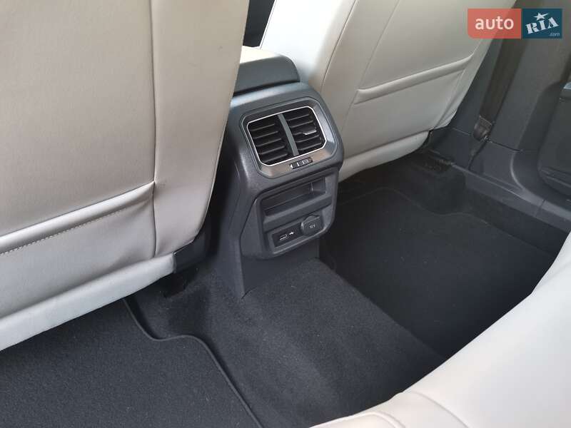 Внедорожник / Кроссовер Volkswagen Tiguan 2018 в Луцке