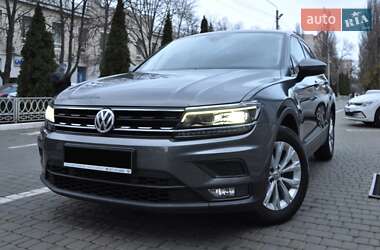 Внедорожник / Кроссовер Volkswagen Tiguan 2017 в Одессе