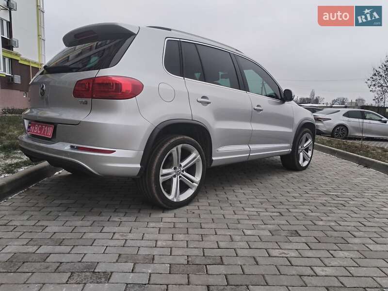 Внедорожник / Кроссовер Volkswagen Tiguan 2016 в Полтаве