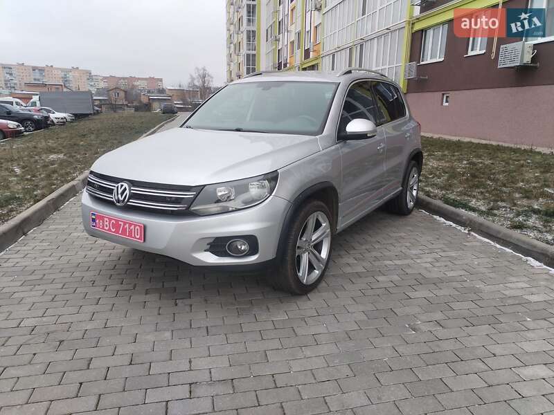 Внедорожник / Кроссовер Volkswagen Tiguan 2016 в Полтаве