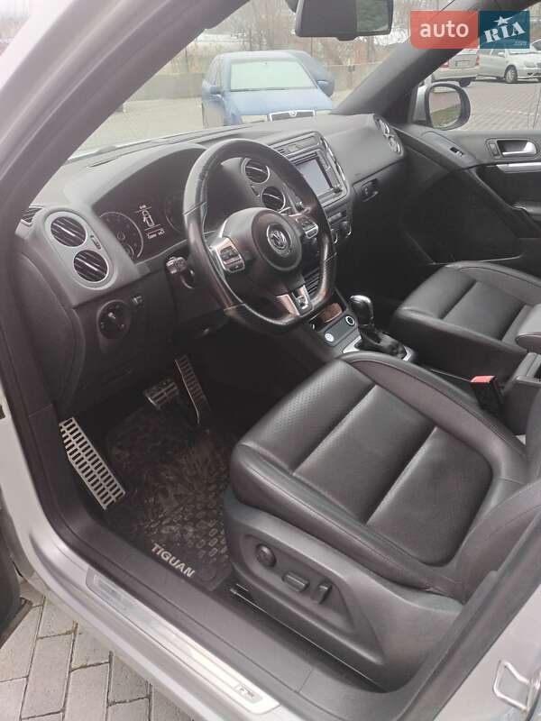 Внедорожник / Кроссовер Volkswagen Tiguan 2016 в Полтаве