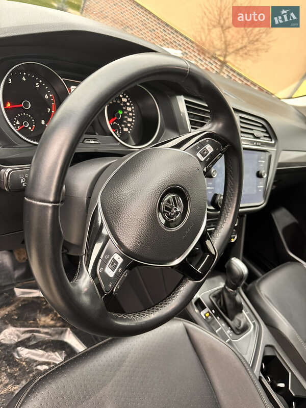 Внедорожник / Кроссовер Volkswagen Tiguan 2018 в Львове