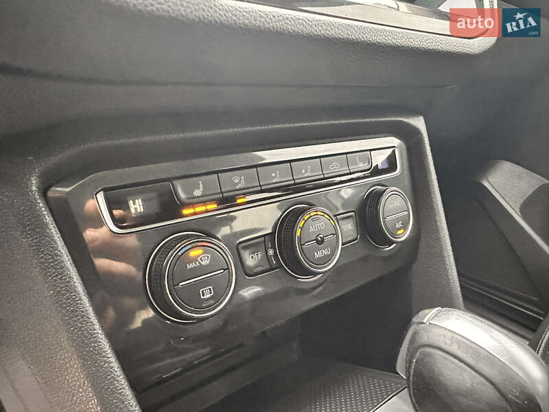 Внедорожник / Кроссовер Volkswagen Tiguan 2018 в Львове