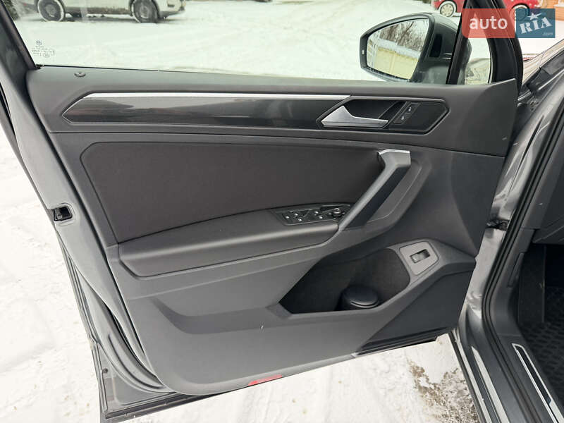 Внедорожник / Кроссовер Volkswagen Tiguan 2019 в Харькове