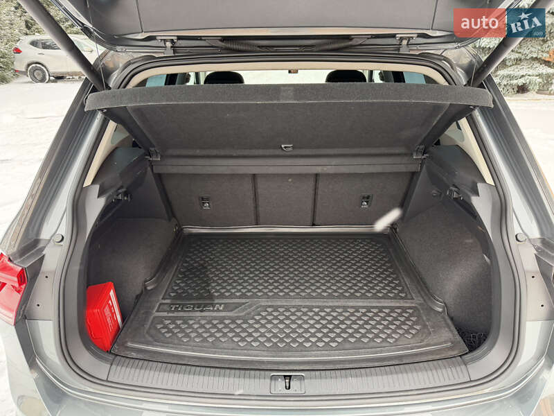 Внедорожник / Кроссовер Volkswagen Tiguan 2019 в Харькове