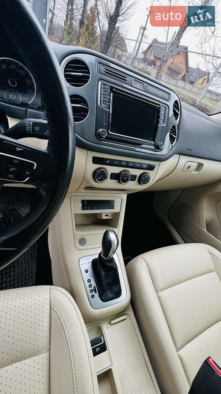 Внедорожник / Кроссовер Volkswagen Tiguan 2017 в Луцке