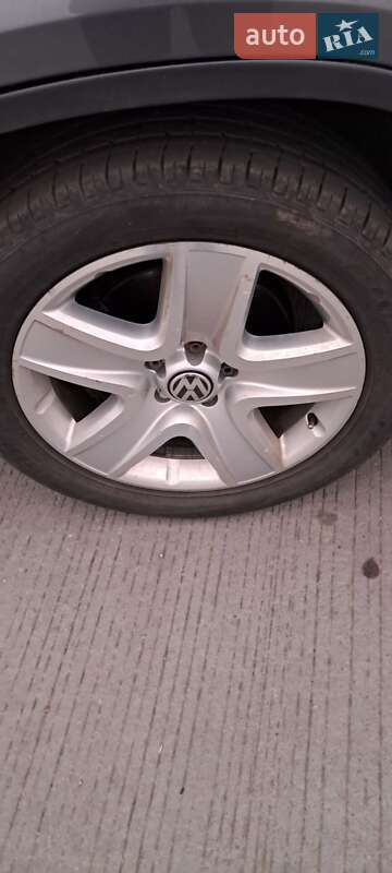 Внедорожник / Кроссовер Volkswagen Tiguan 2016 в Кобеляках