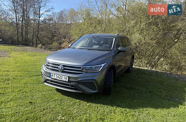 Внедорожник / Кроссовер Volkswagen Tiguan 2024 в Буковеле
