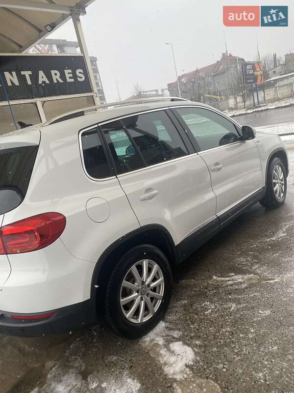 Внедорожник / Кроссовер Volkswagen Tiguan 2015 в Ивано-Франковске