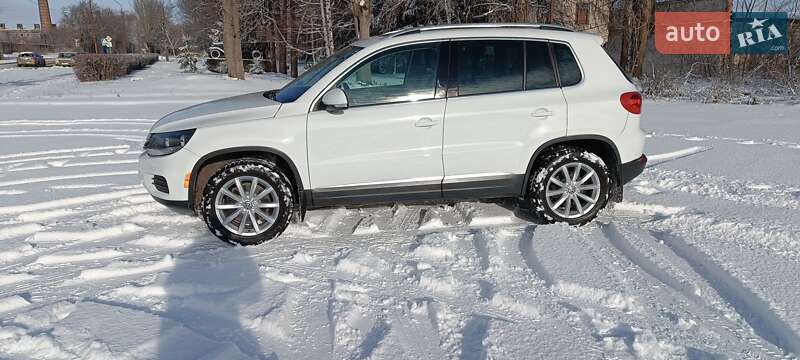 Внедорожник / Кроссовер Volkswagen Tiguan 2016 в Желтых Водах